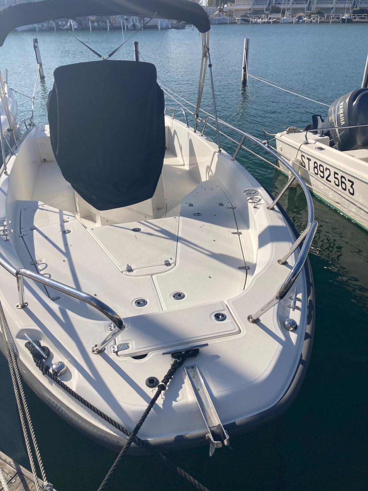 boston whaler 230 dauntless