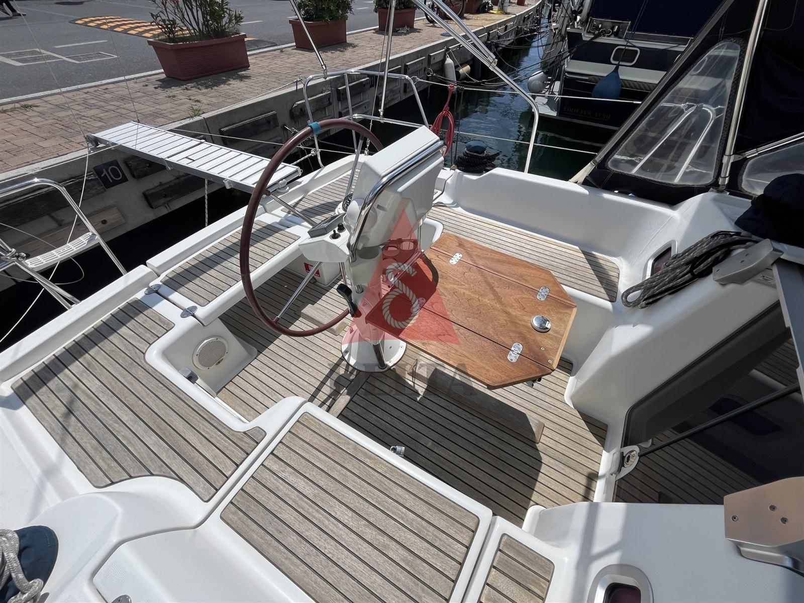 beneteau Oceanis 34