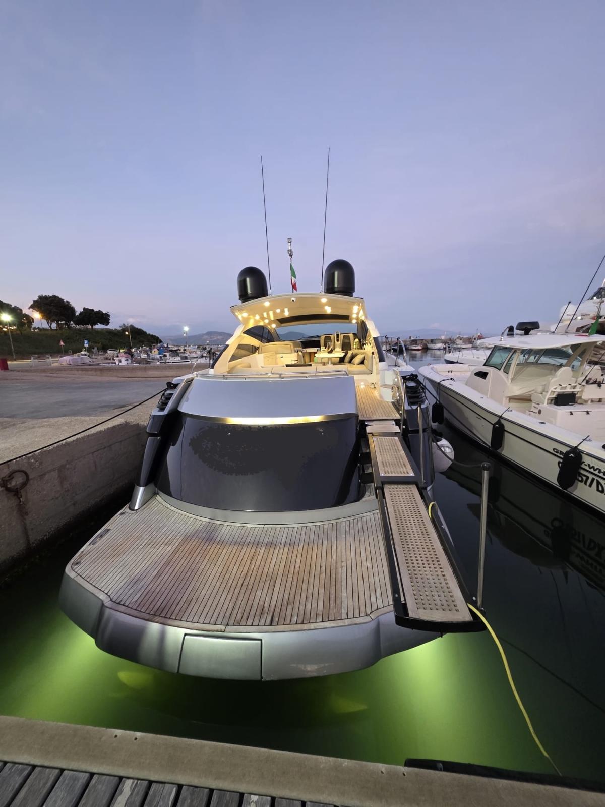 pershing 56'