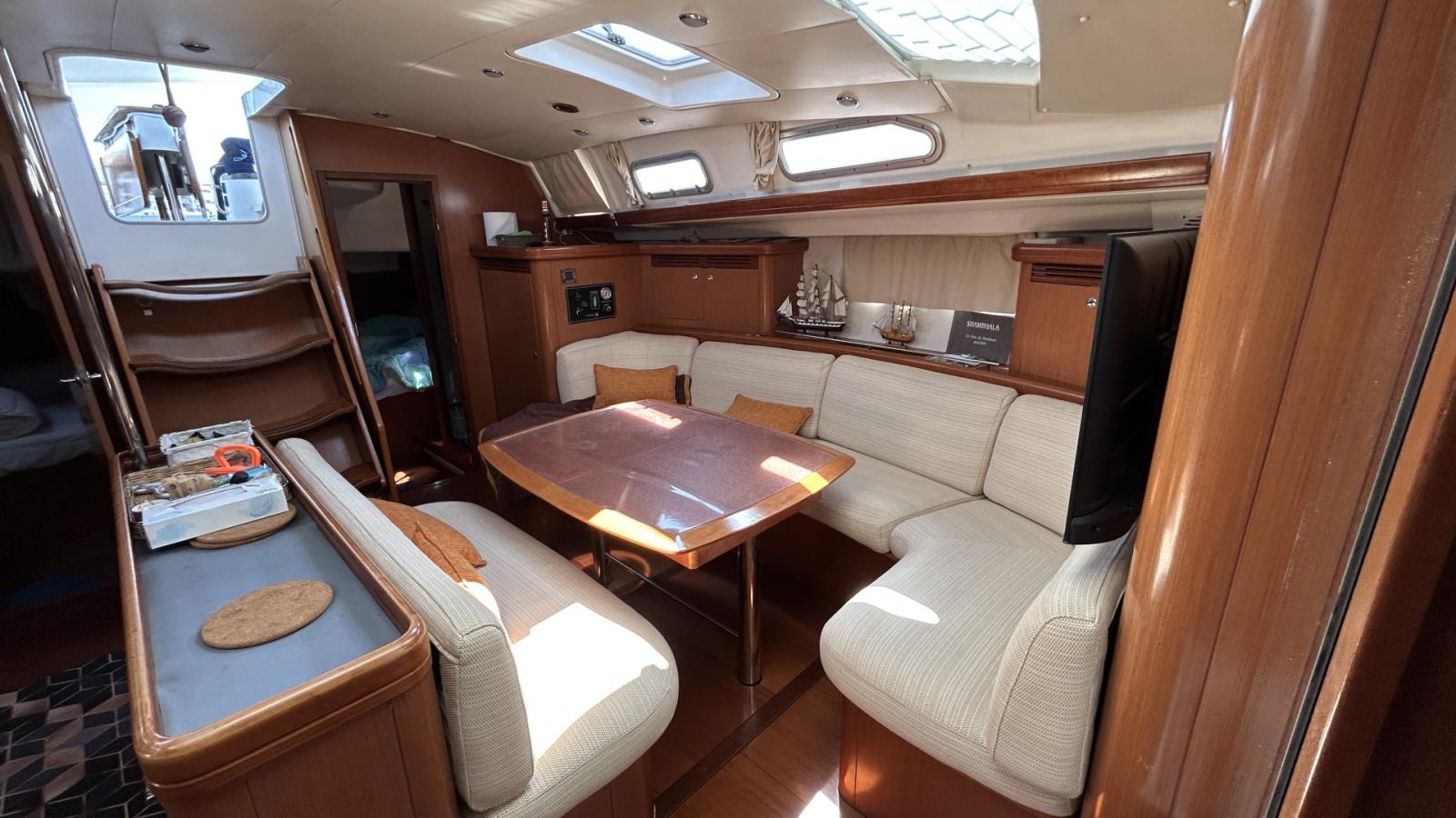 beneteau Oceanis 523