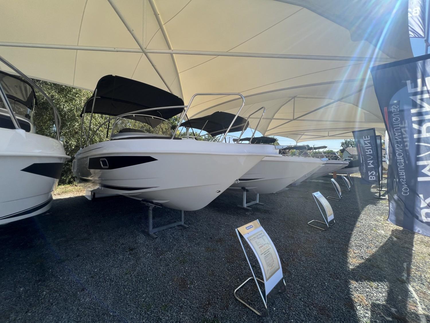 b2 marine Cap ferret 702 sun deck