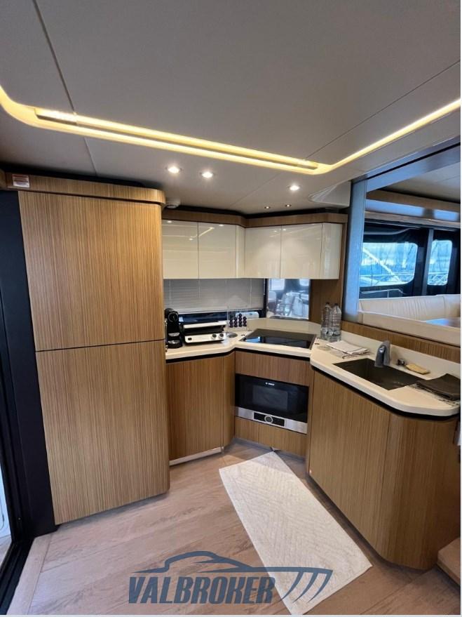 absolute Navetta 52