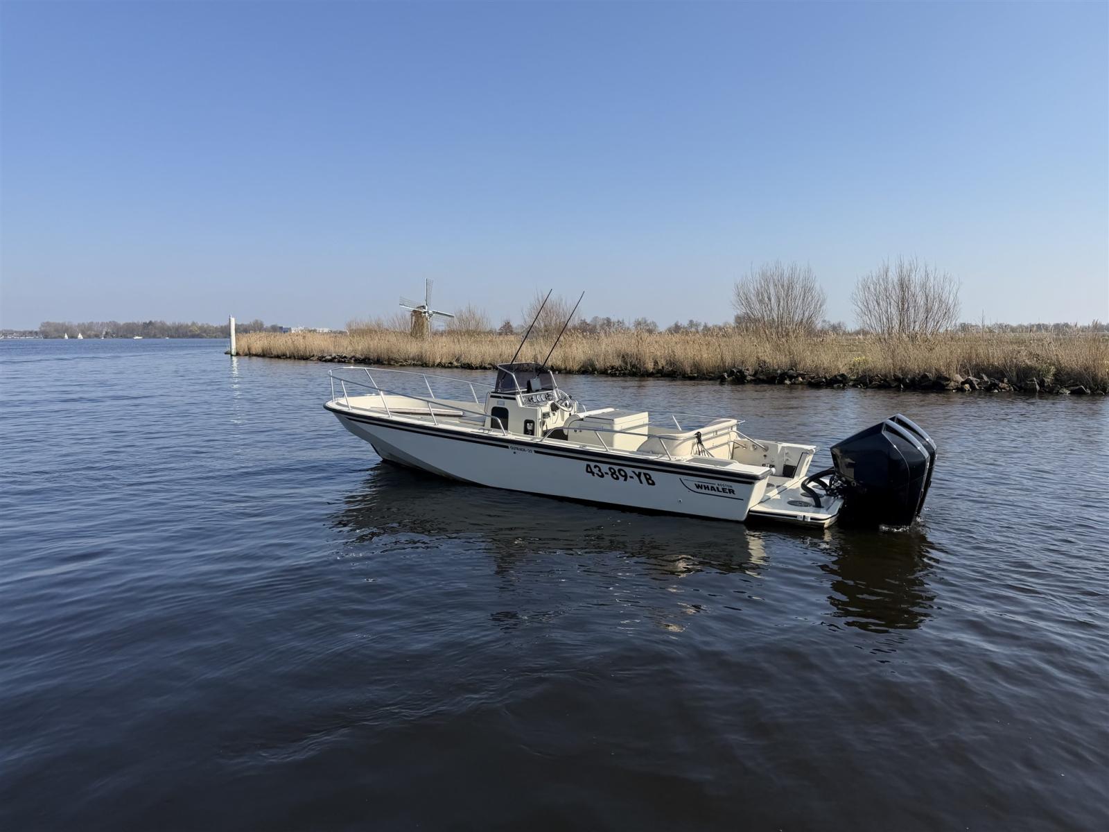 boston whaler Outrage 25