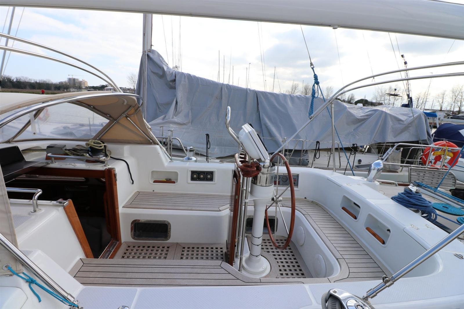 hylas Hylas 54