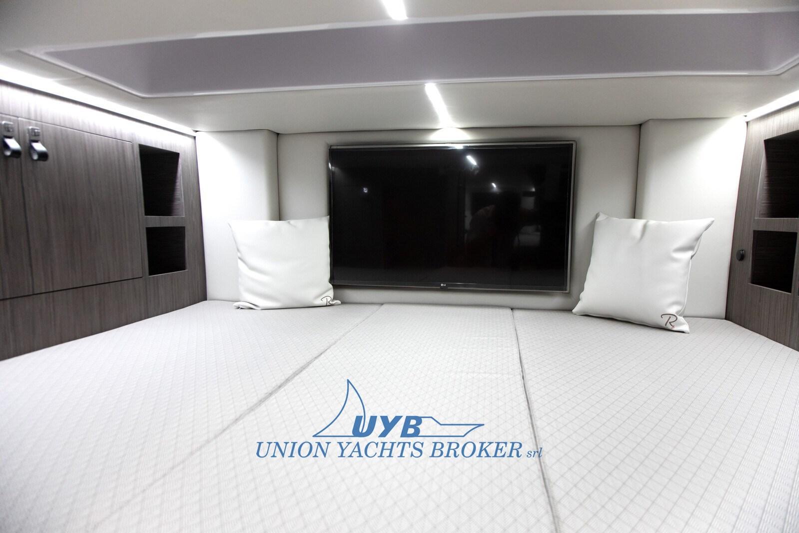 ranieri international Cayman 45 cruiser