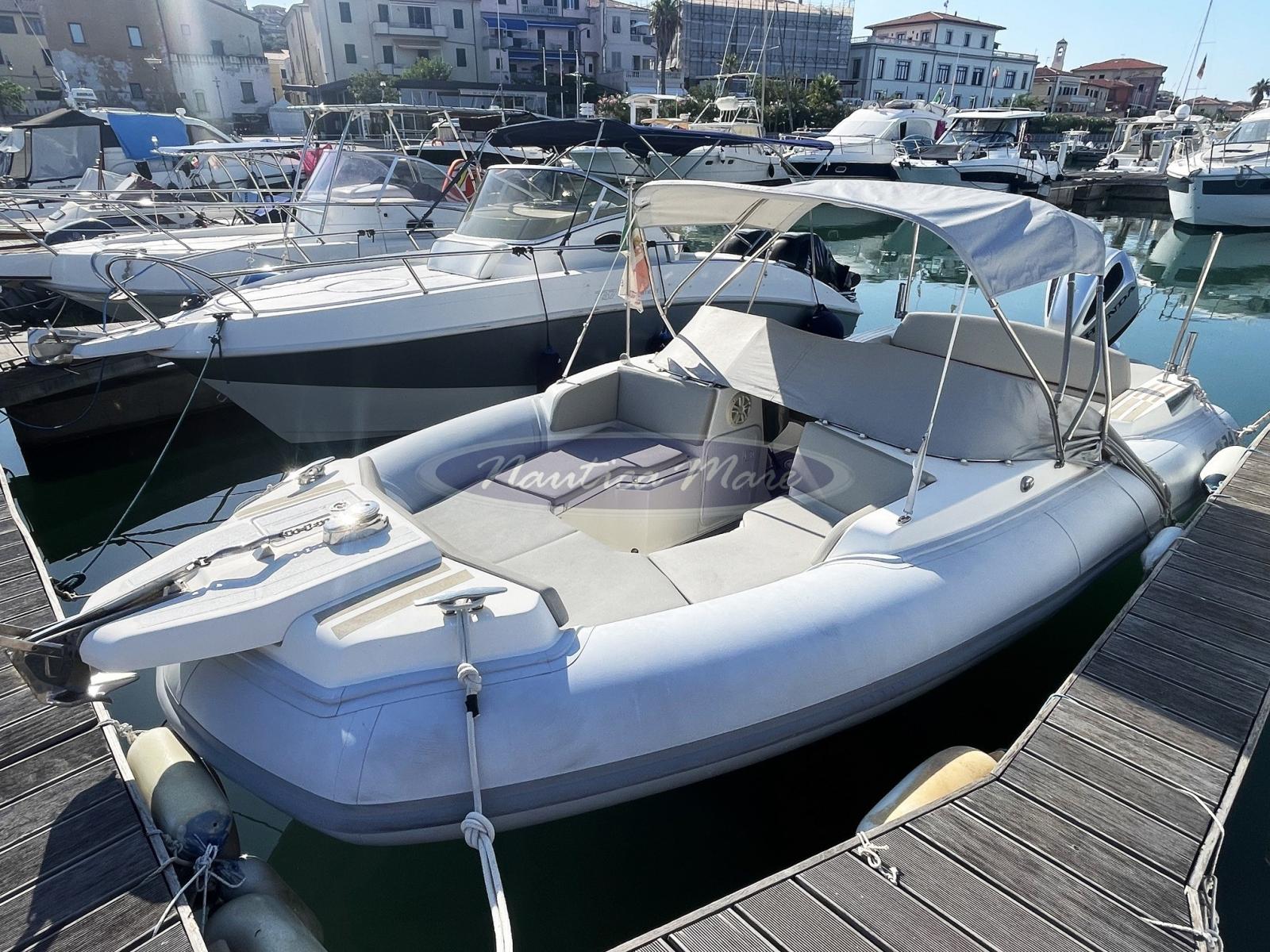marlin boat 24 sr (fb)