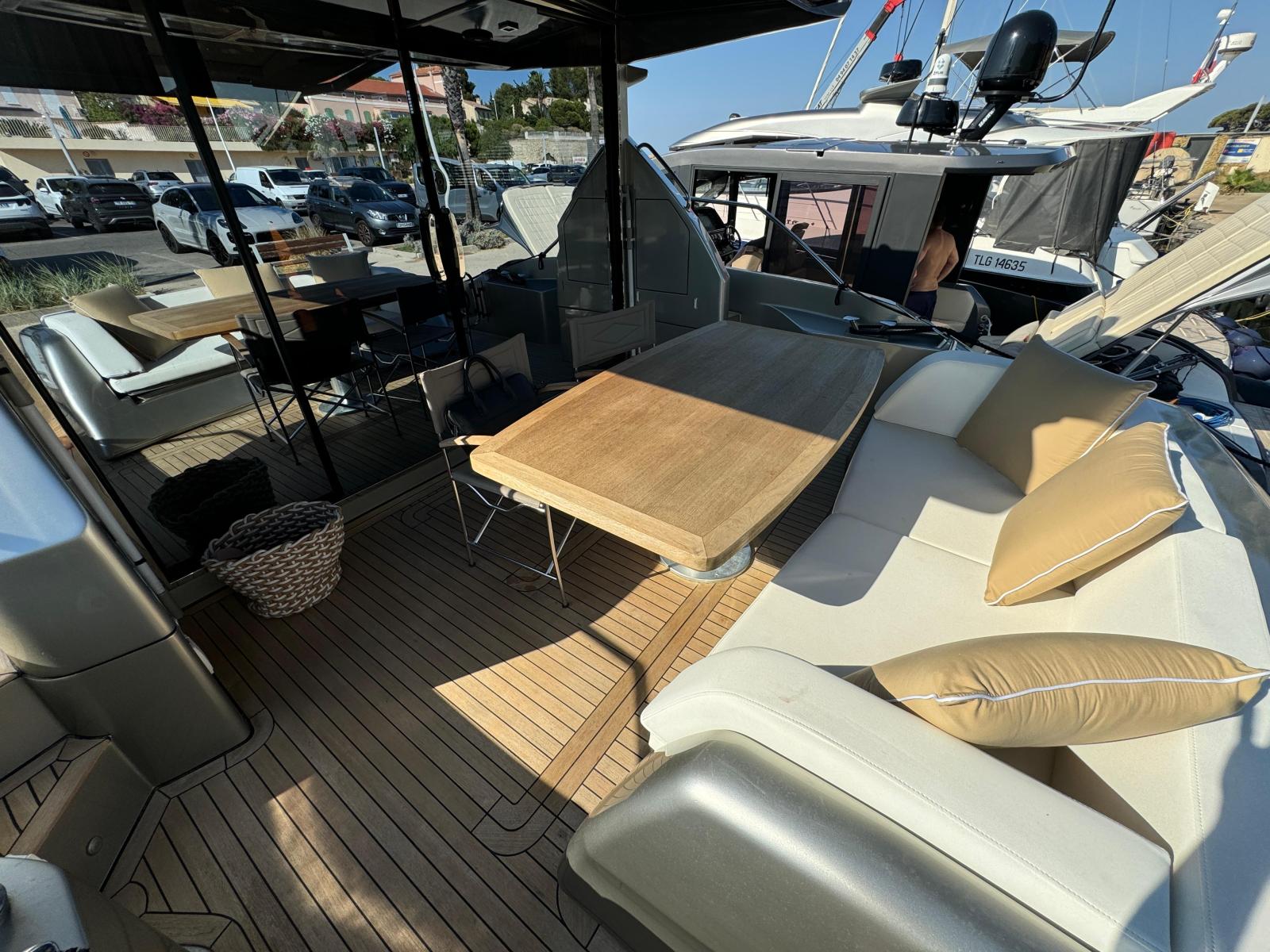 queens yachts 50 hard top