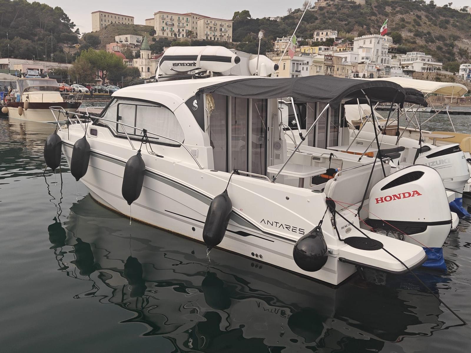 beneteau Antares 8
