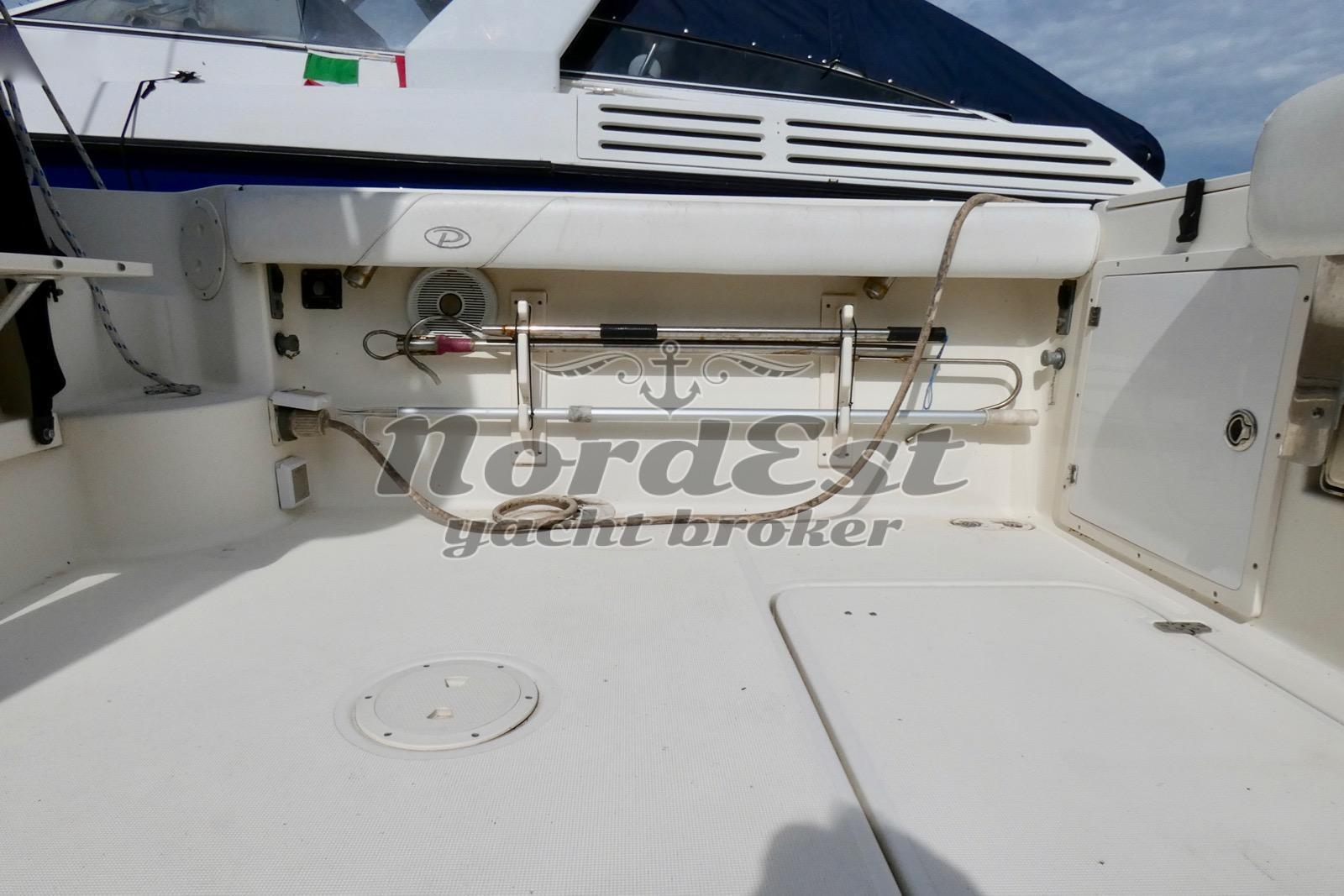 pursuit Tiara 3070
