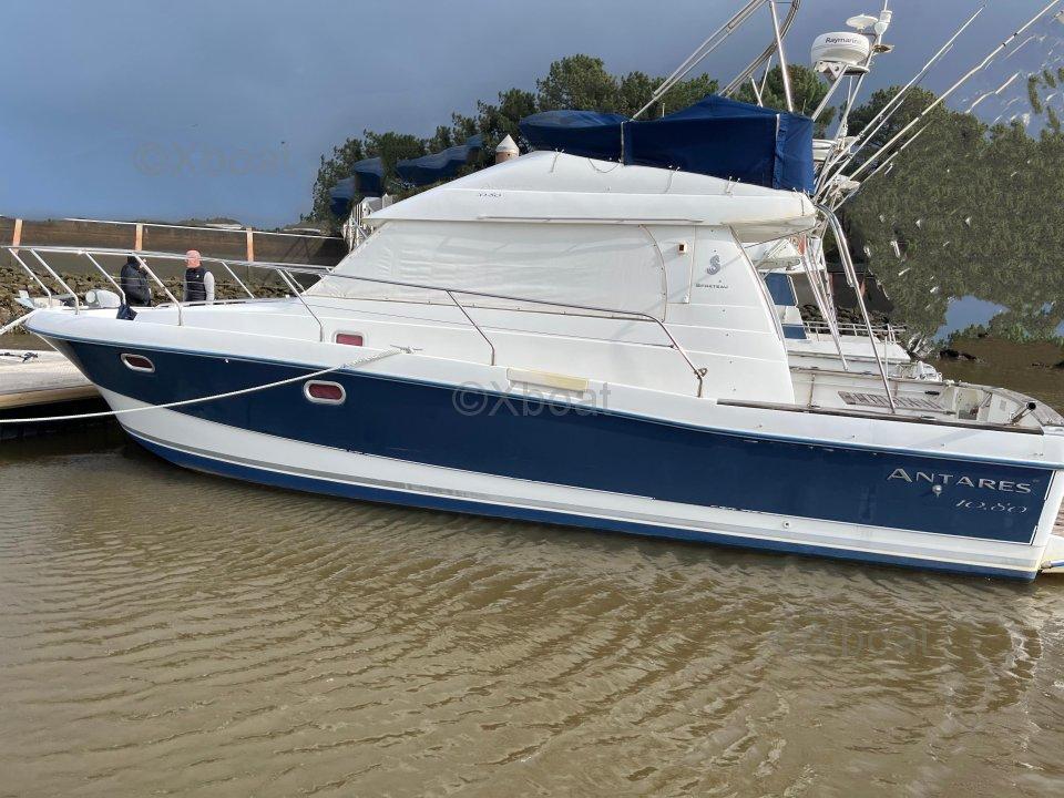 beneteau Antares 1080 fly