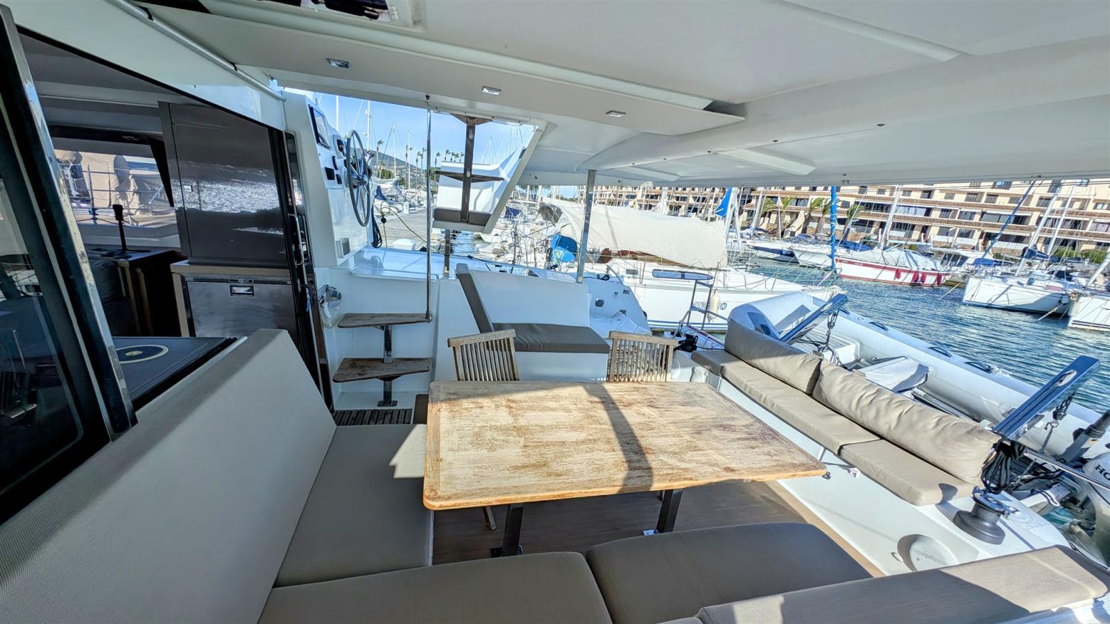 fountaine pajot Lucia 40 maestro