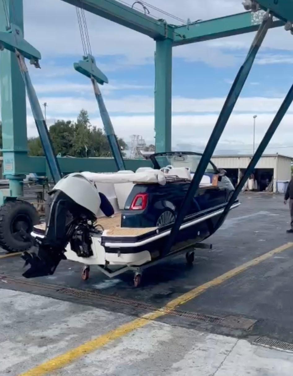 car off shore Fiat 500 classic