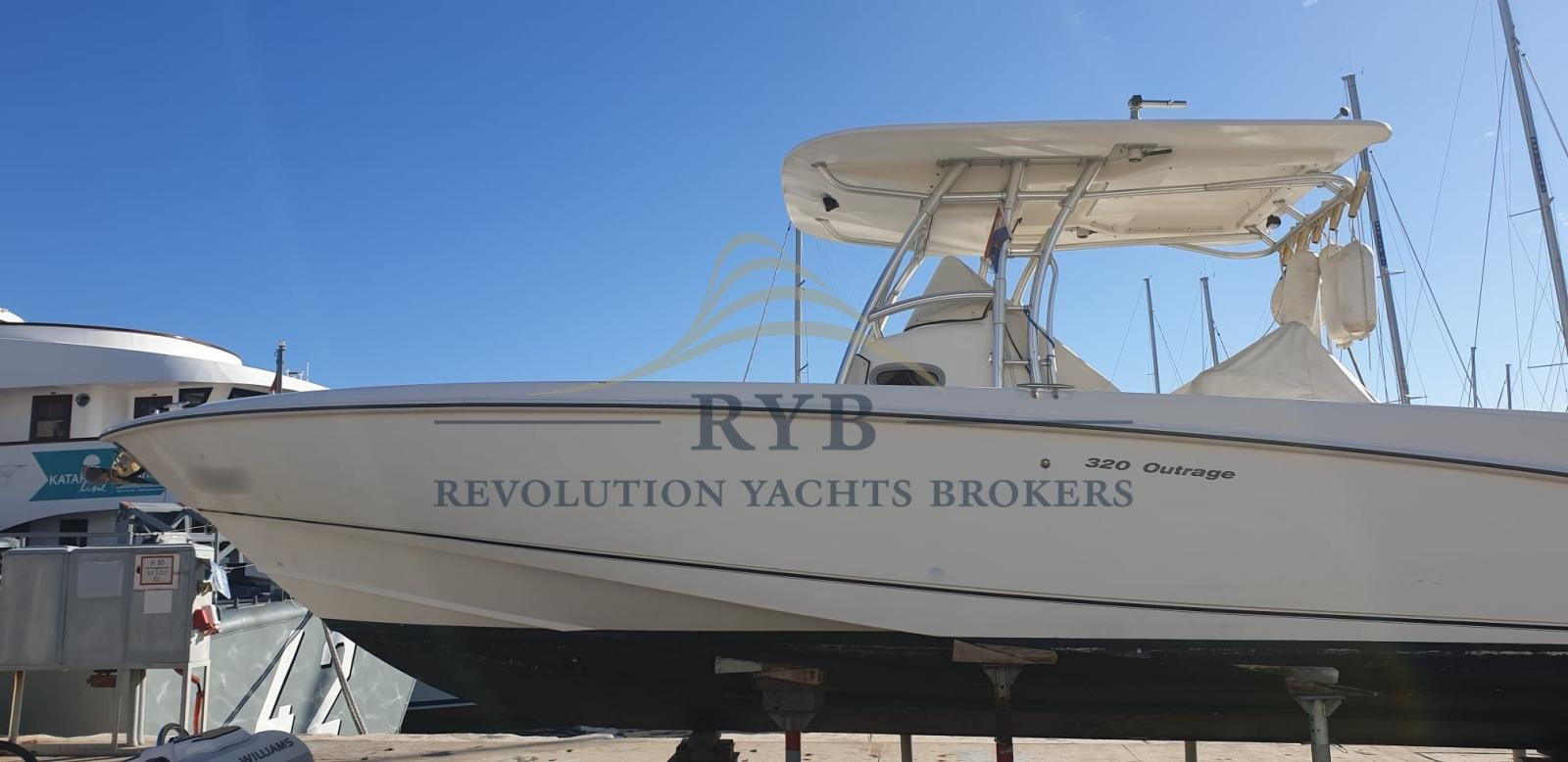 boston whaler Outrage 320
