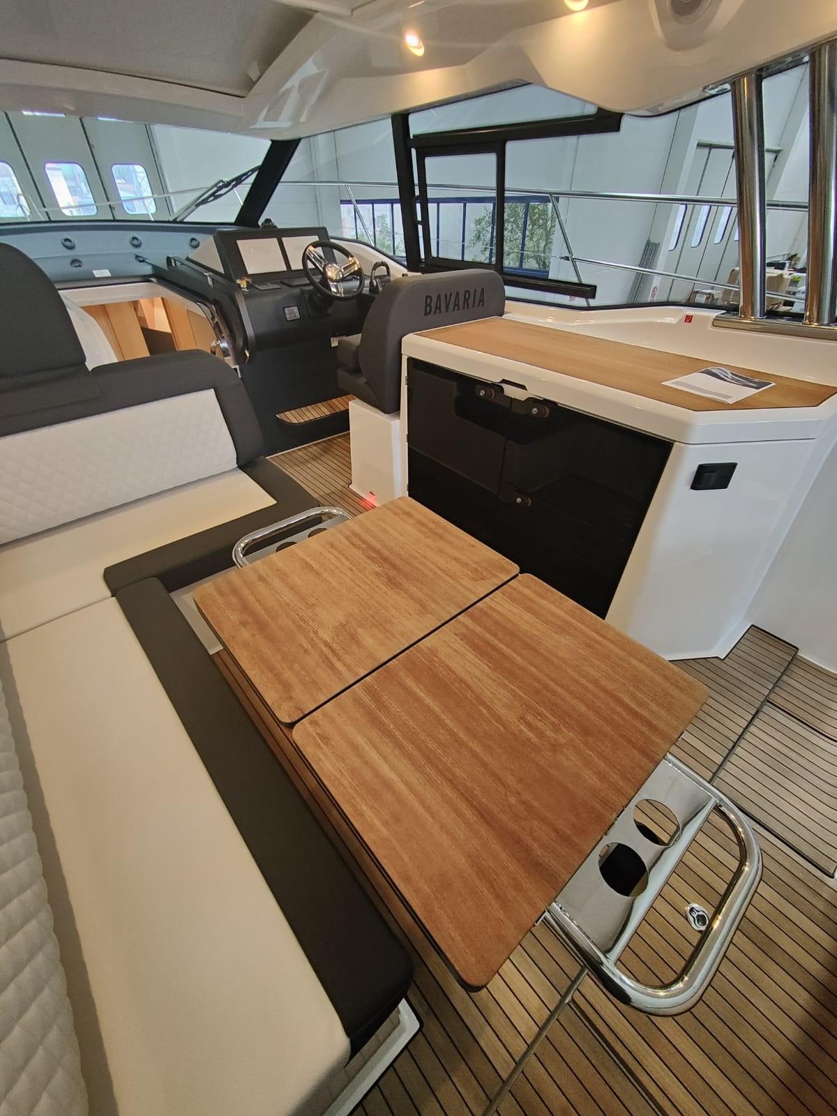 bavaria yachts Sr 38 hard top in pronta consegna