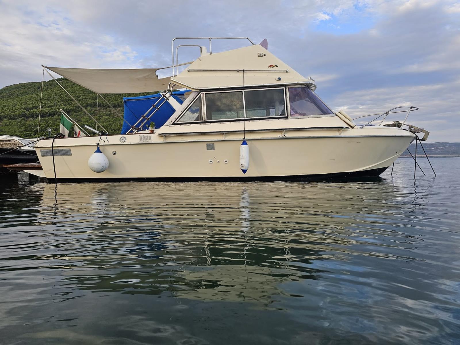 chris craft 25 sedan
