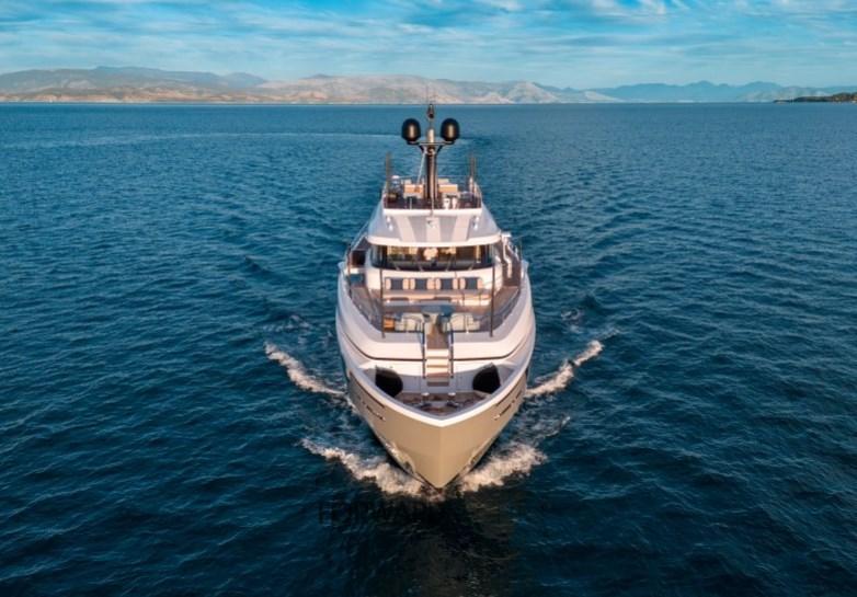 custom line Navetta 30