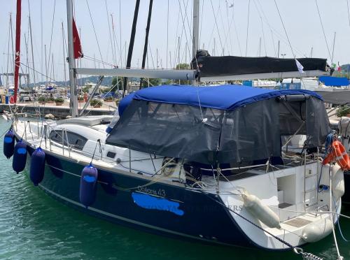 Beneteau oceanis 43