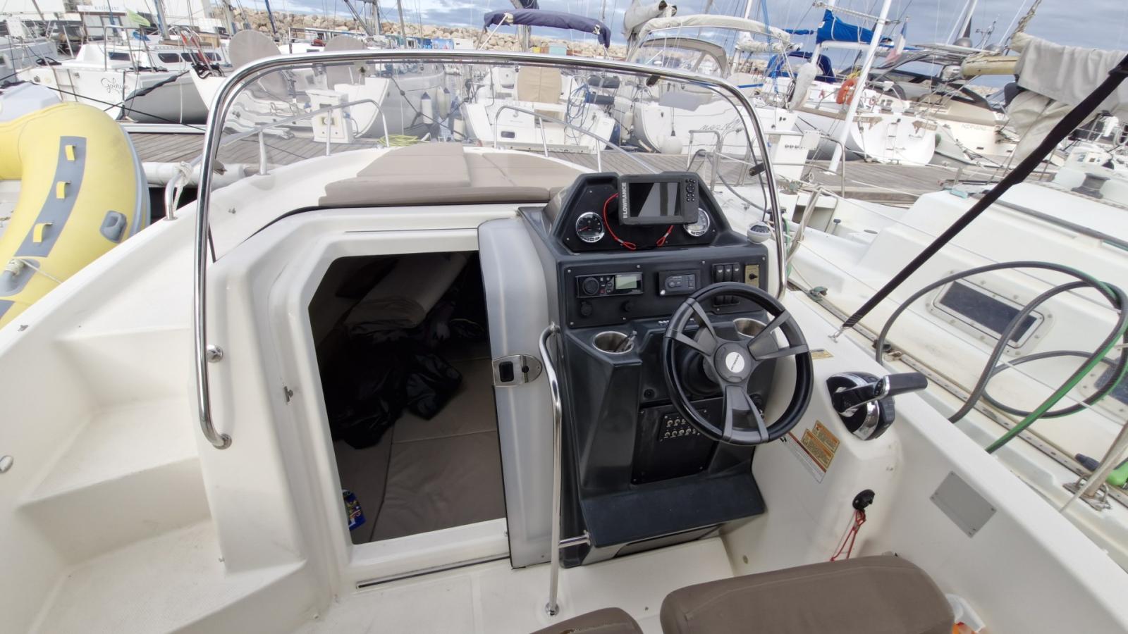 quicksilver 755 sundeck