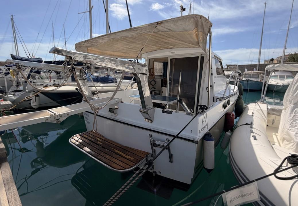 beneteau Antares 860