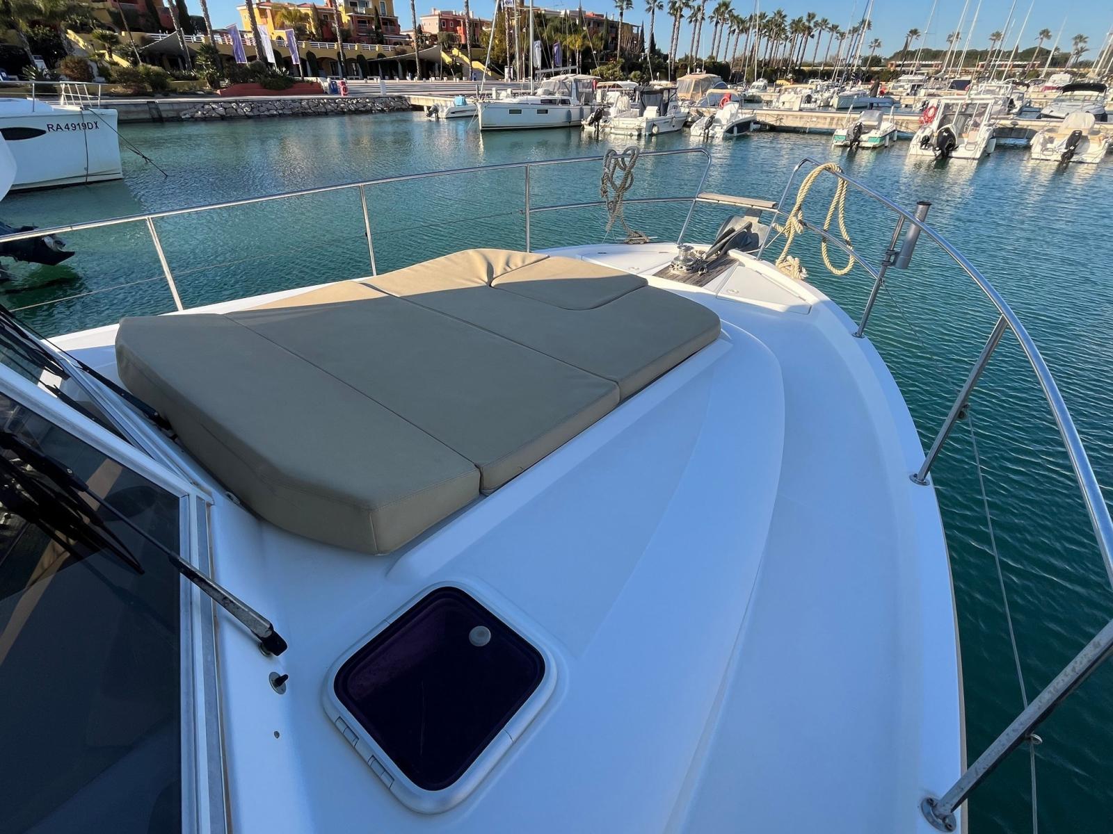 beneteau Swift trawler 34 fly