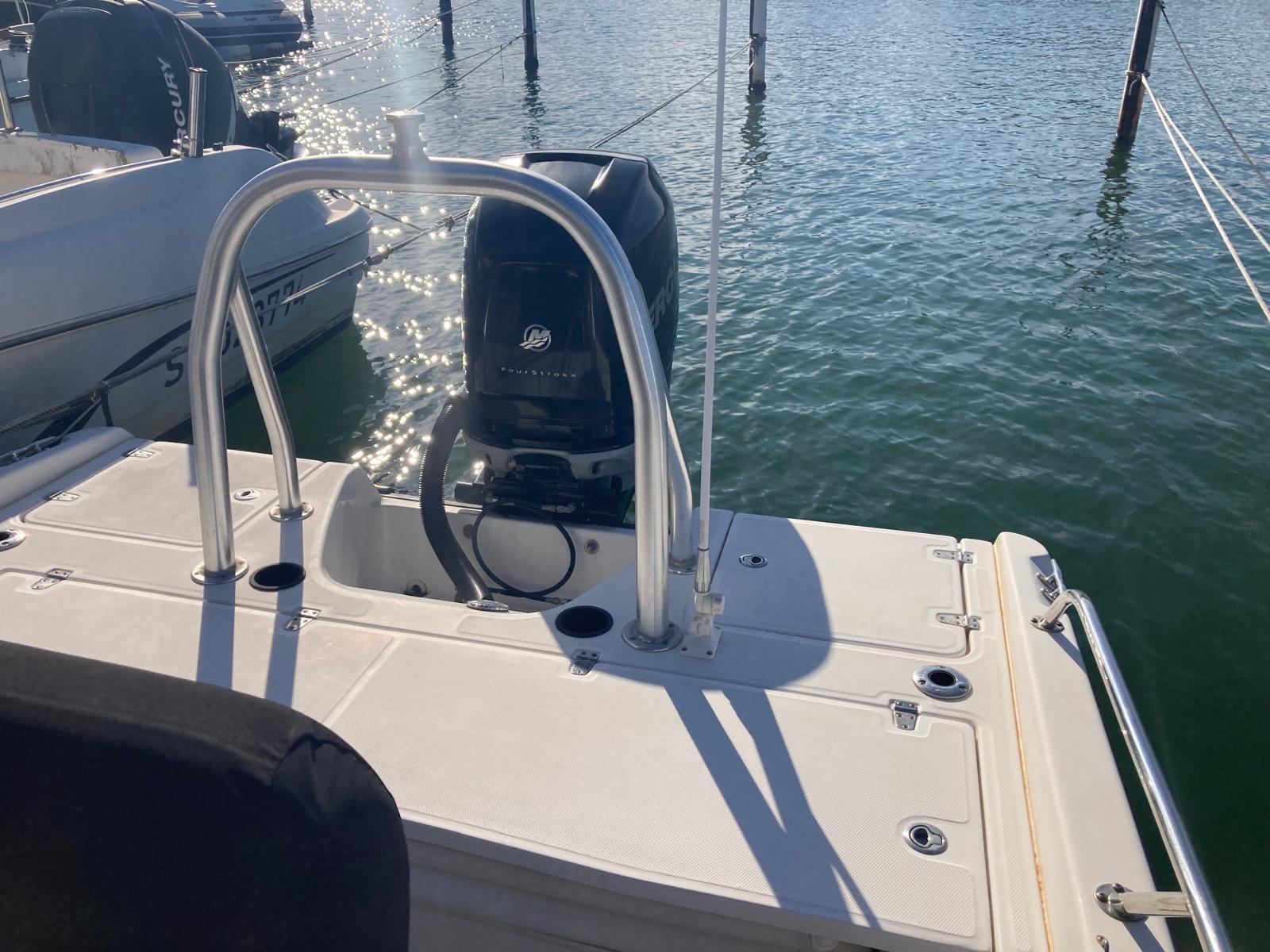 boston whaler 230 dauntless