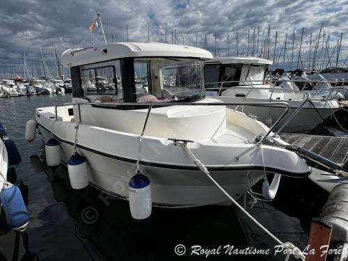 Quicksilver arvor 690 pilothouse