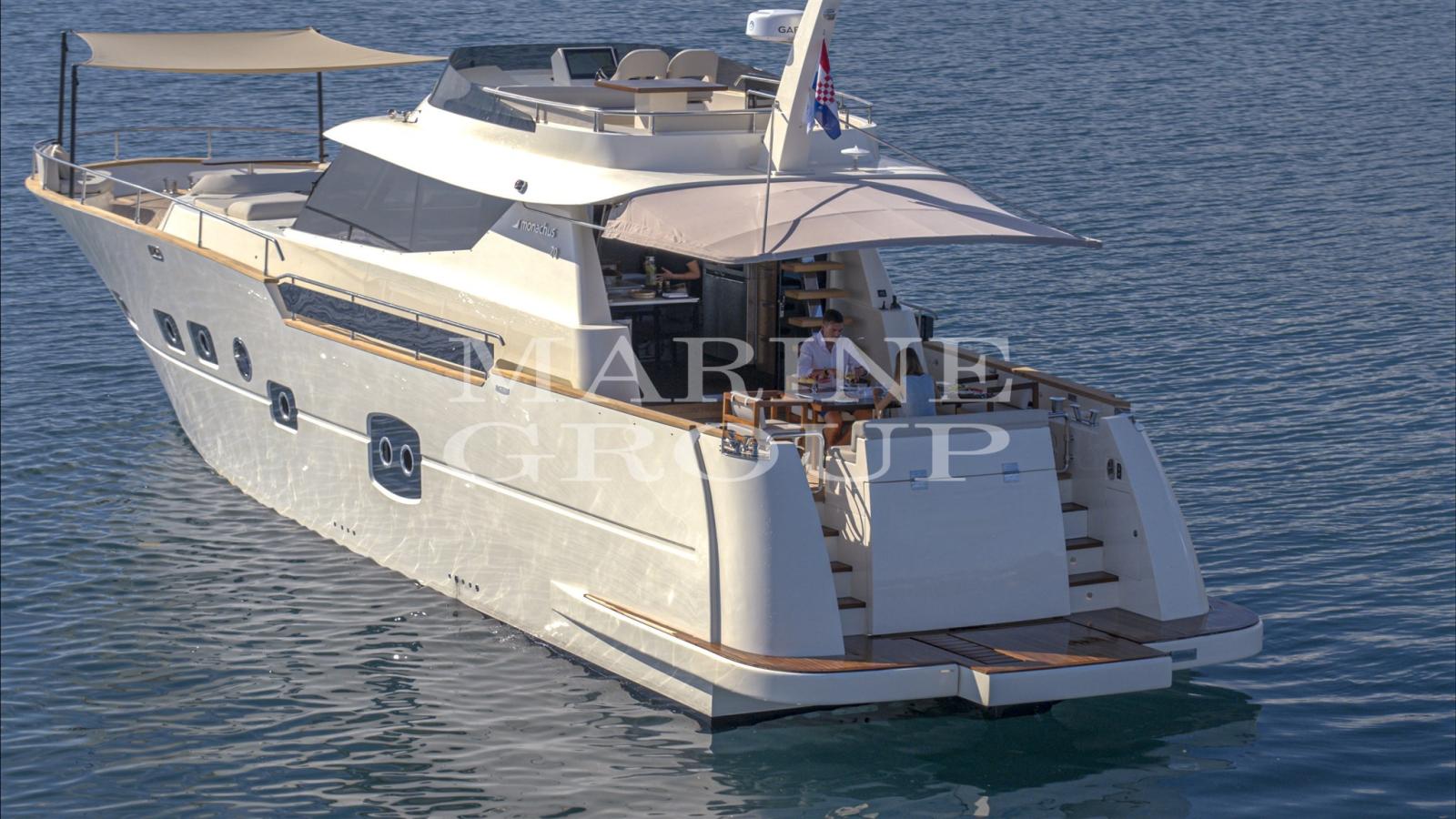 monachus yachts My-70f fly