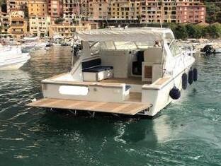 trojan yacht-bertram 38 express