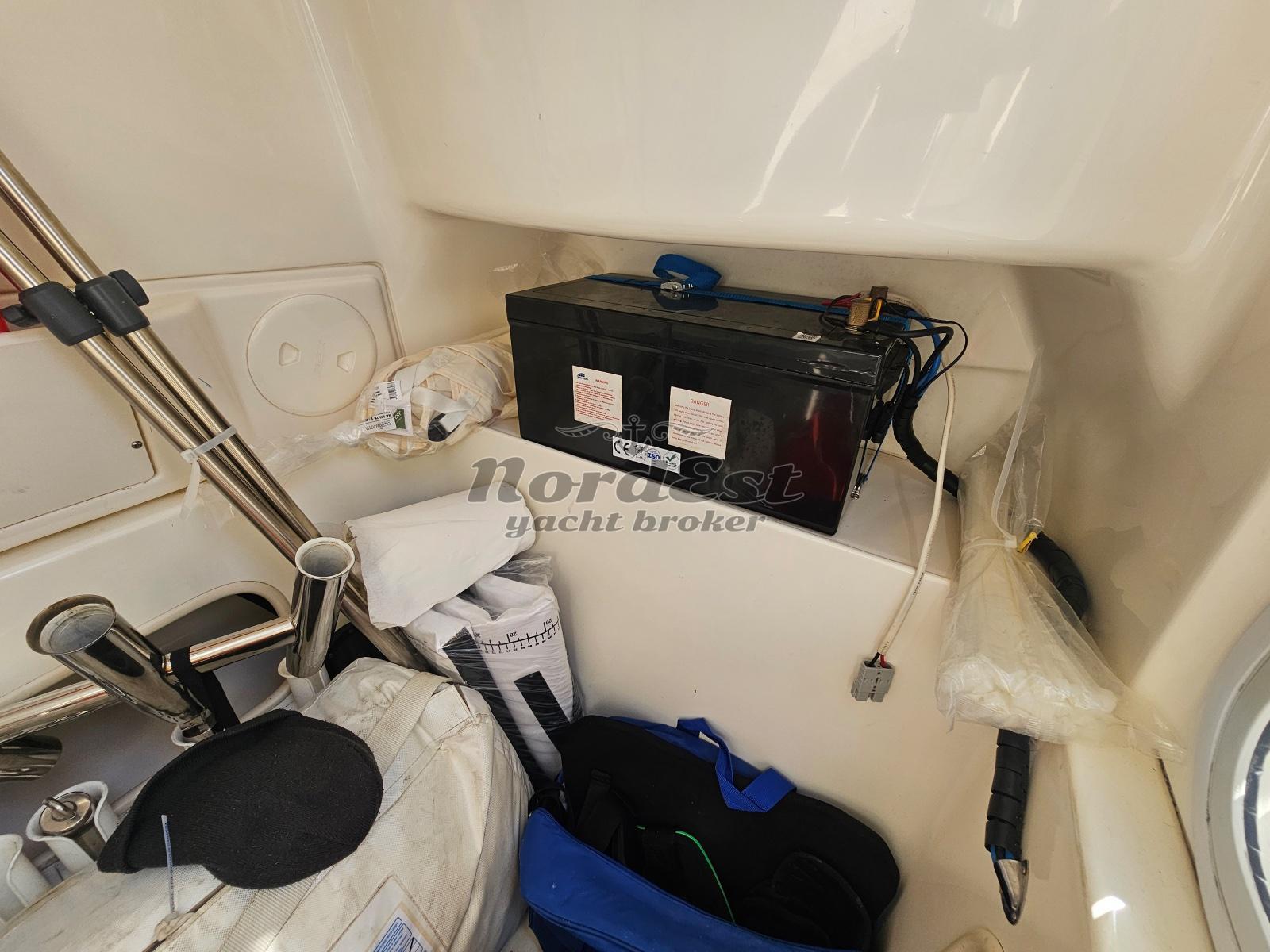 boston whaler 240 outrage