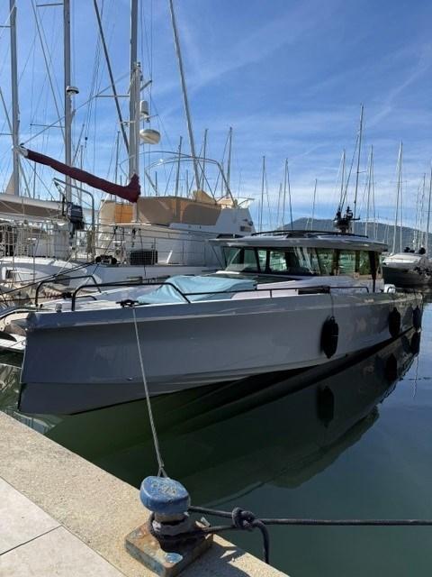 axopar 45 cross cabin