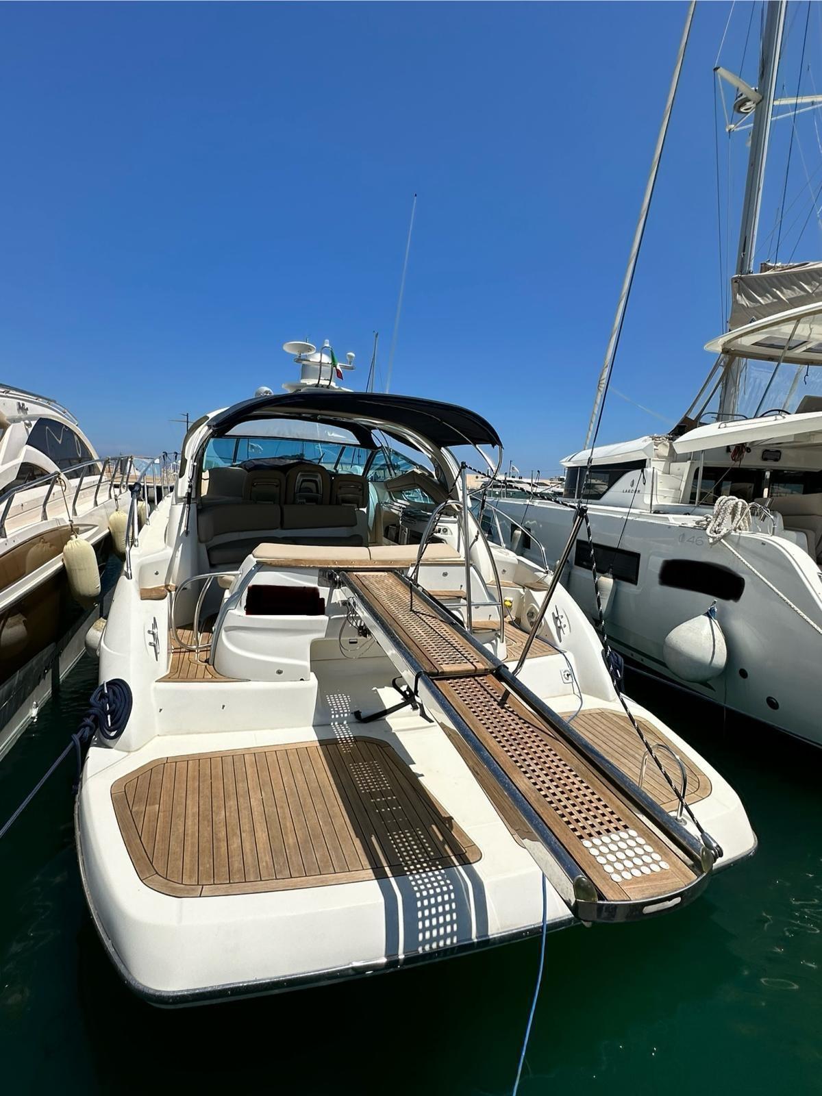 Mediterrane 43 open top