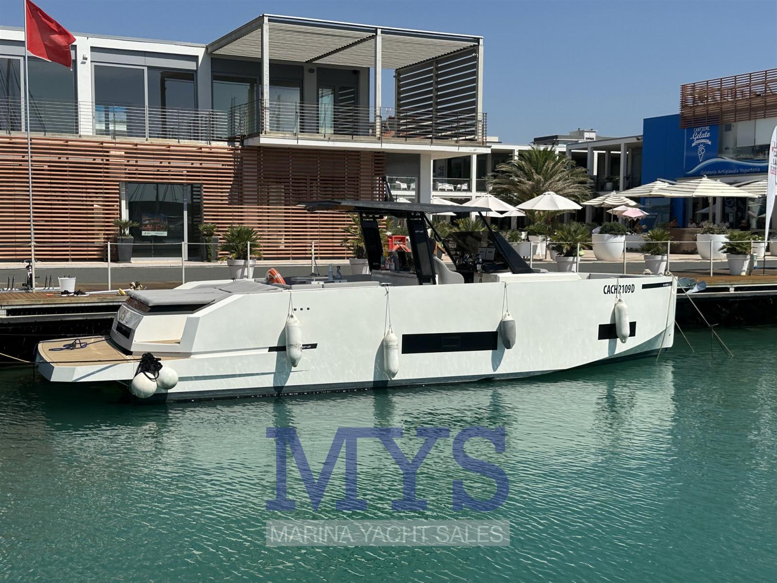 de antonio yachts D42 open