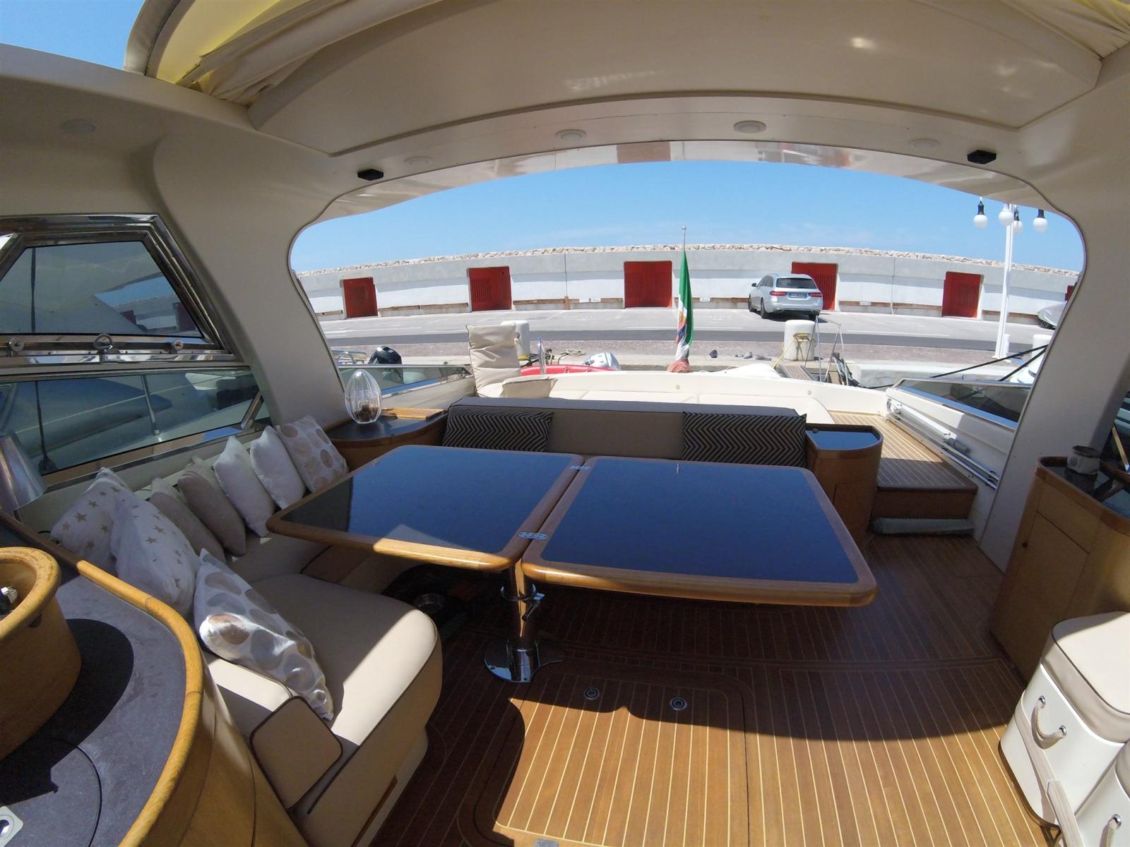 magnum marine 53' ht 3 cabine