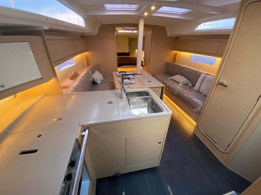 dufour Dufour 37 new modele expo place de port a saisir