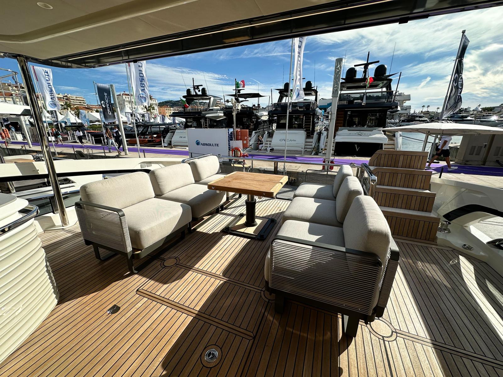 absolute Navetta 62