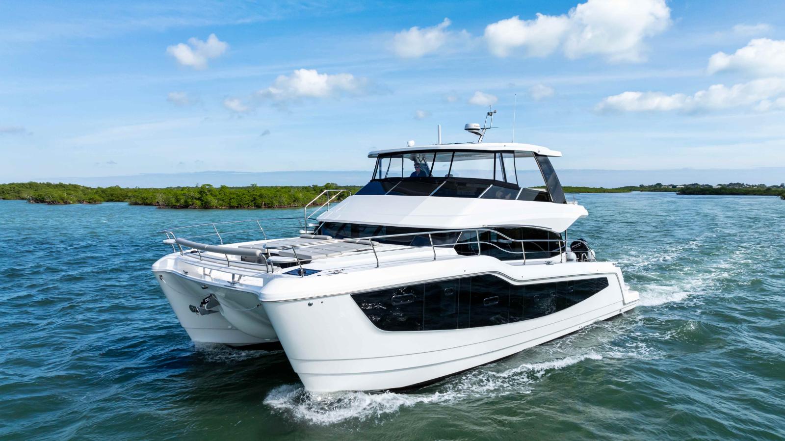 aquila 50 yacht