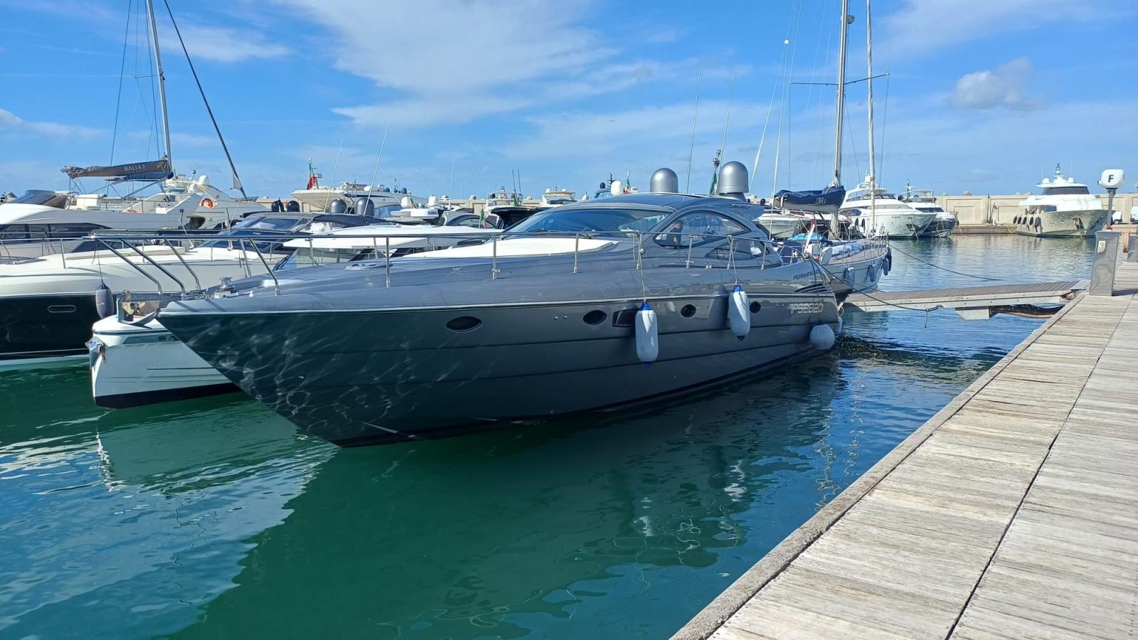 pershing 50'