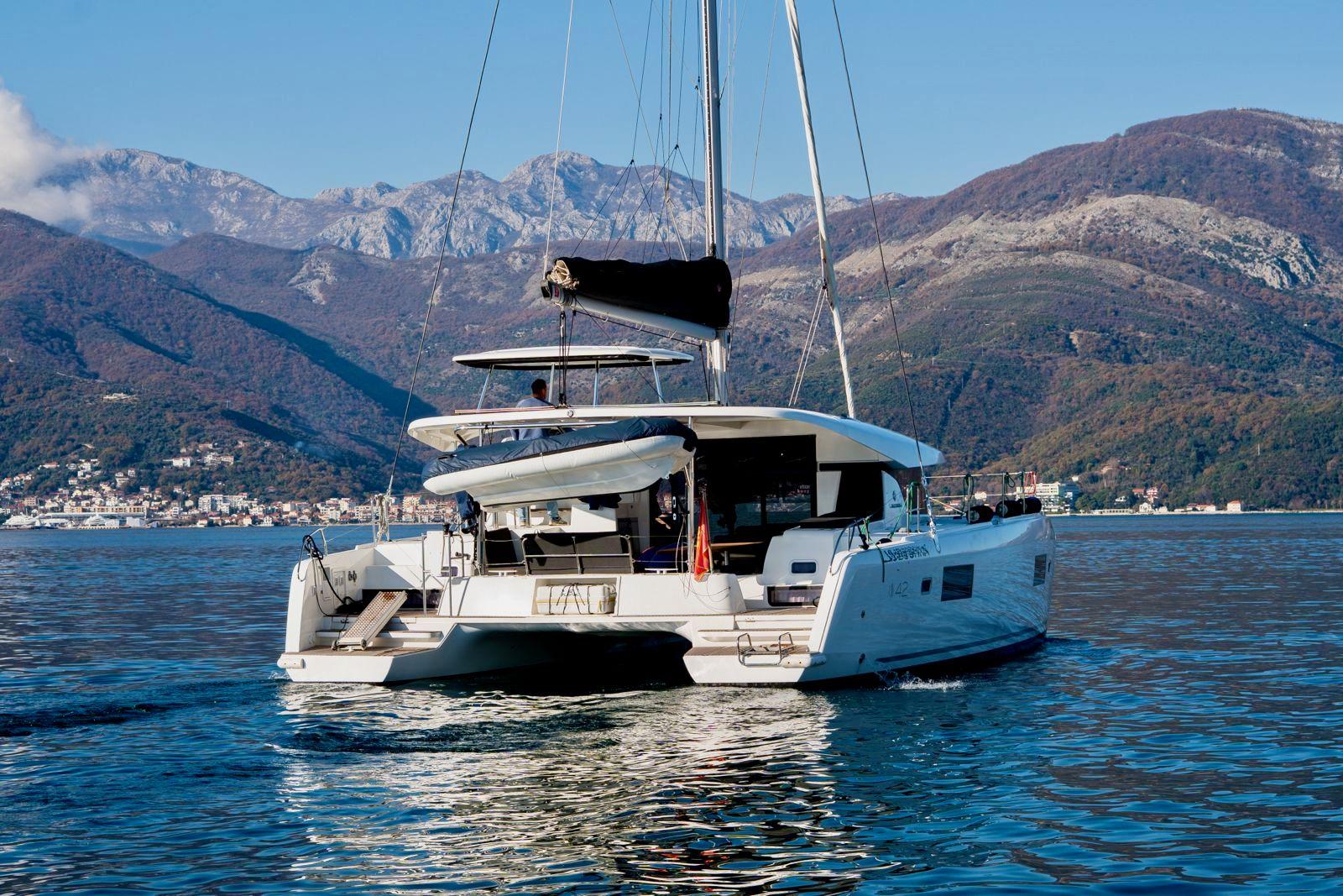 lagoon 42
