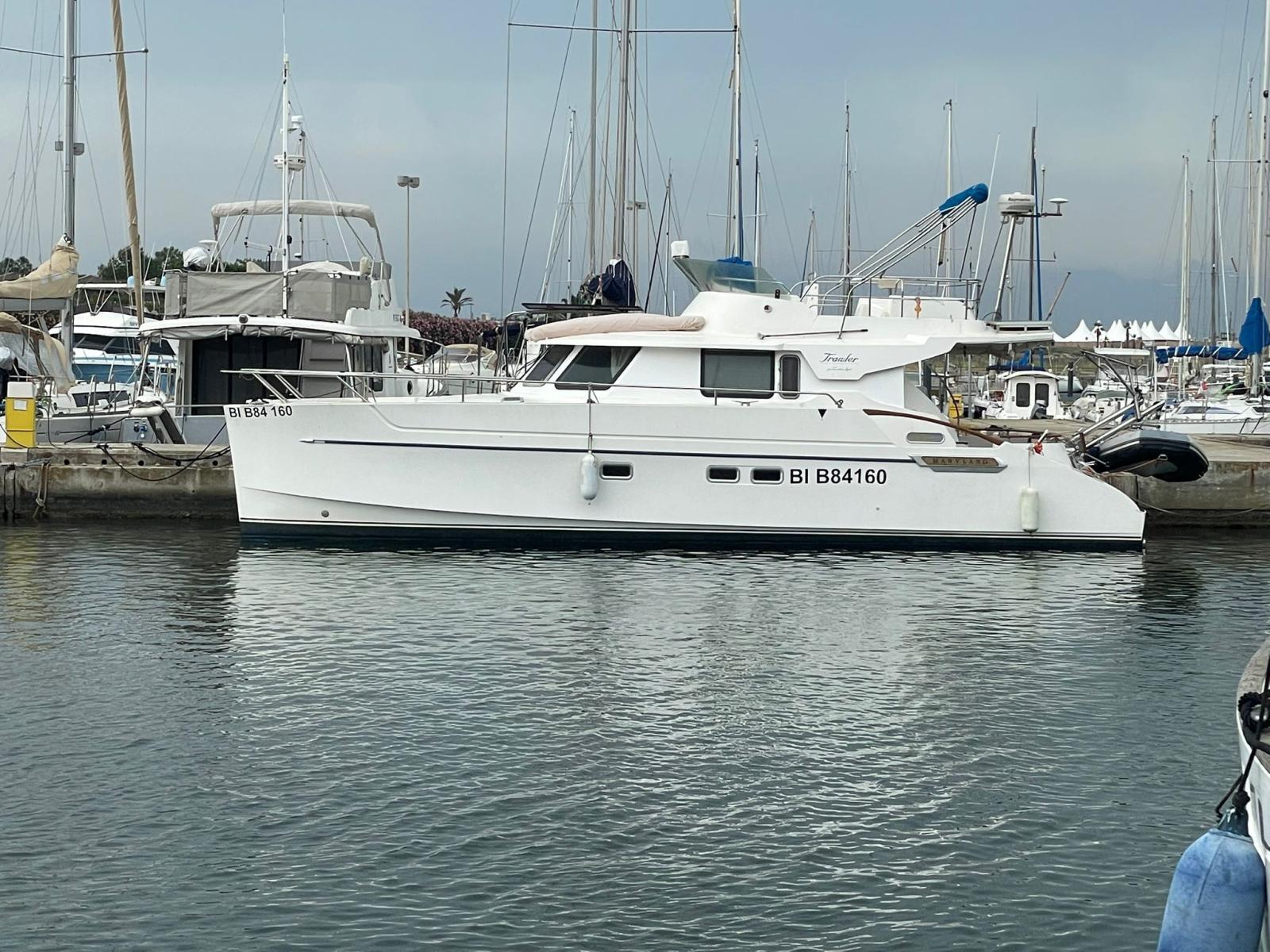 Catamaran Maryland. 37