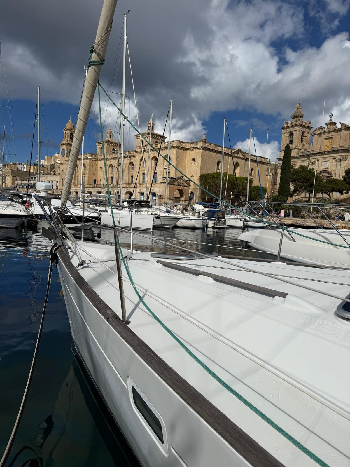 beneteau Oceanis 411