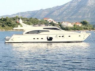 Ferretti yachts ferretti 681