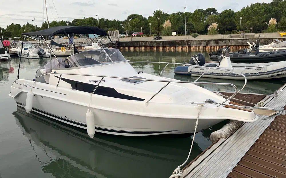 b2 marine Cap ferret 752 cruiser