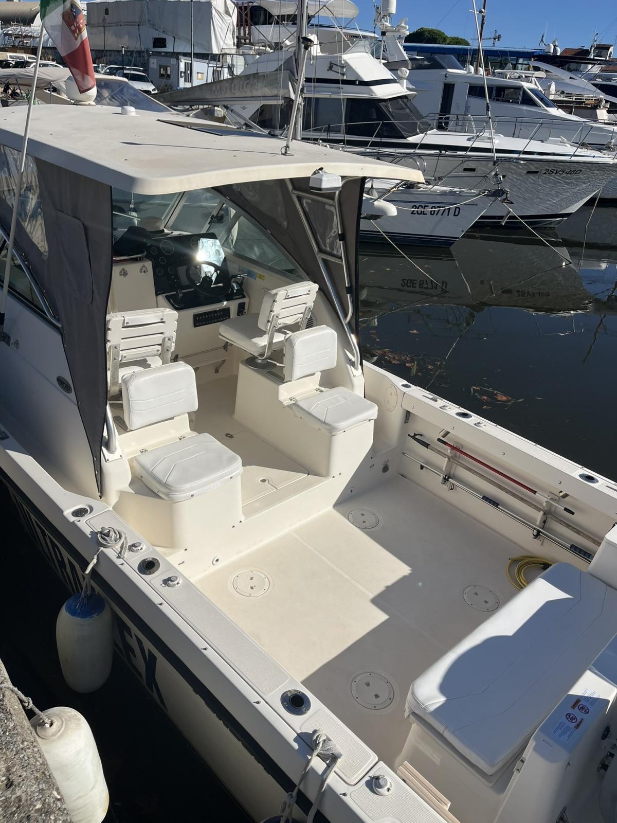 pursuit 2870 walkaround