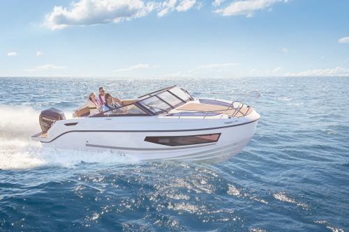 Quicksilver activ 755 cruiser