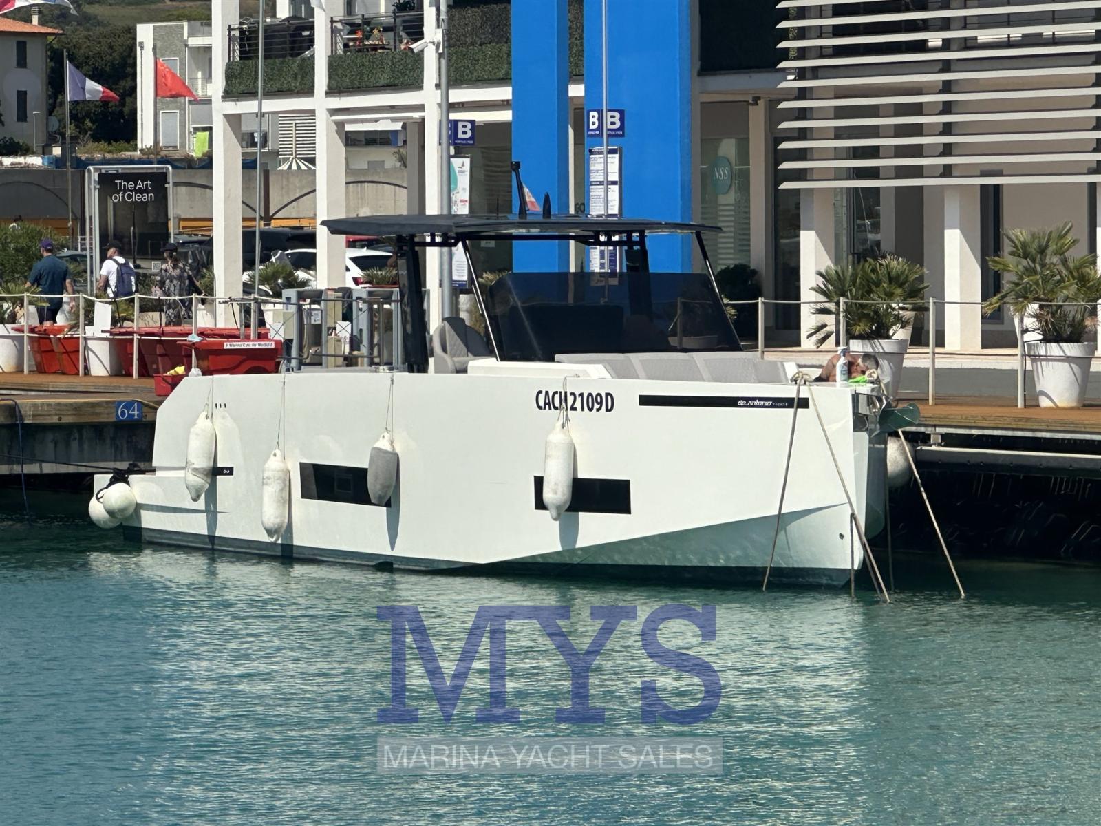 de antonio yachts D42 open