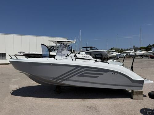 Beneteau flyer 7 spacedeck