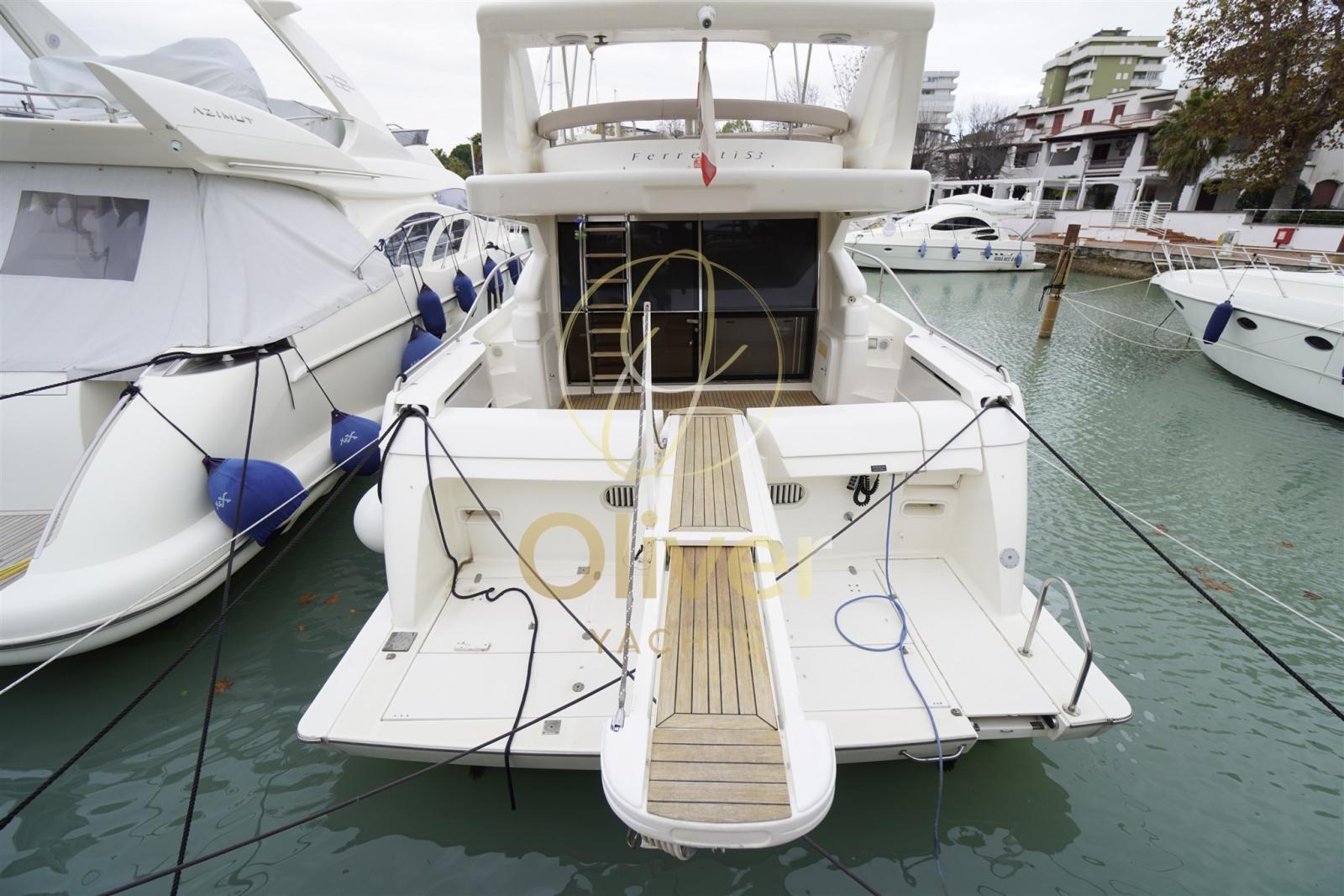ferretti yachts 53