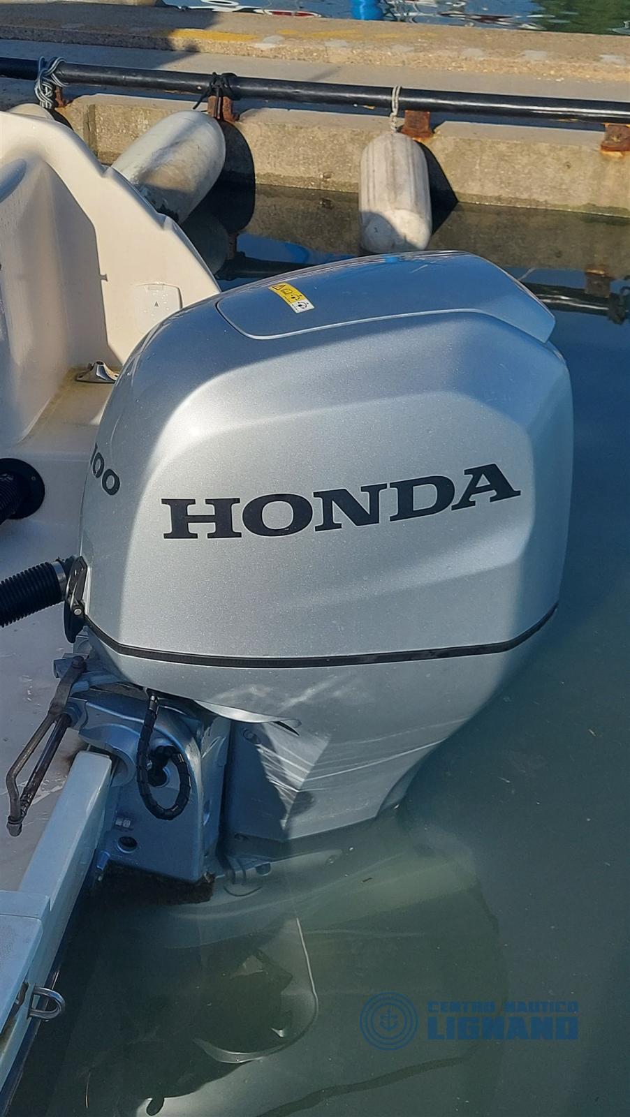 rio Rio 550 cabin fish