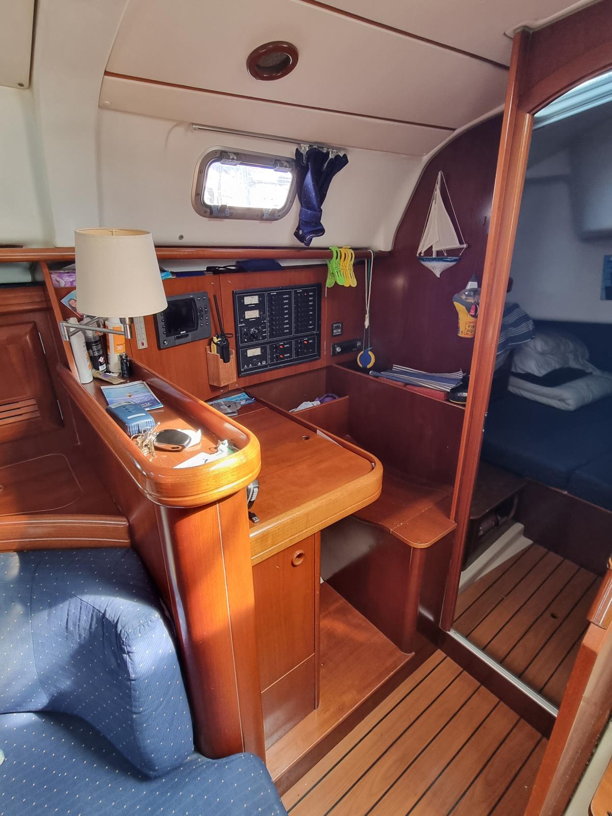 beneteau Oceanis 411 celebration