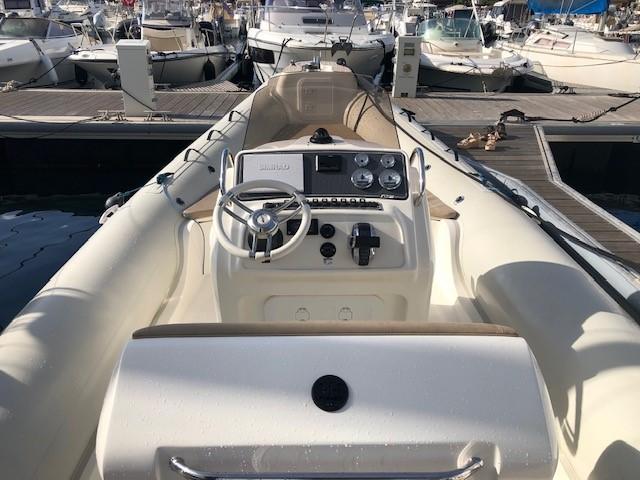 black fin Elegance 8